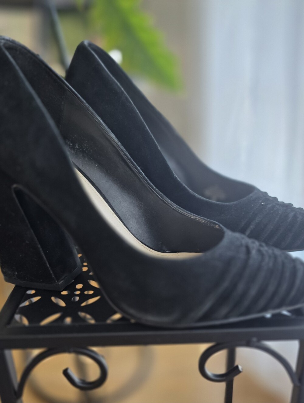 Nine West Black Suede Pointed Toe Heels Block Heel Pumps Size 9 - Picture 2 of 6